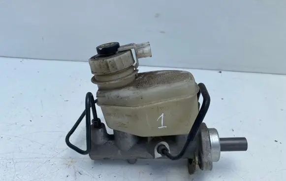 Toyota Avensis T220 Master brake cylinder