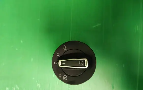 Volkswagen Golf VII Light switch 5GM941431C 23862881 A43416