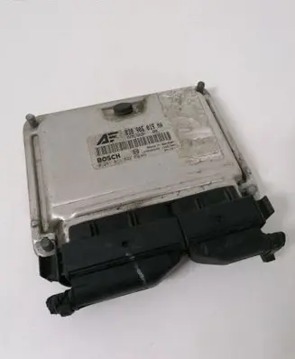 Volkswagen PASSAT B5.5 Engine control unit/module 038906019NA 0281011822