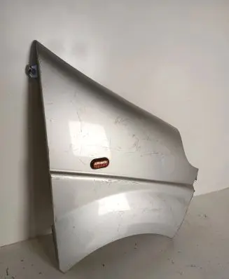 Nissan Primastar Fender