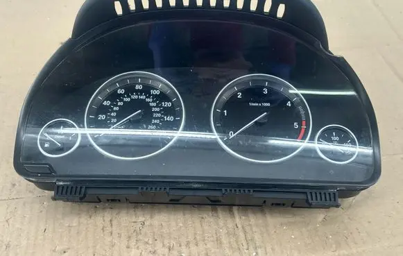 BMW 5 F10 F11 Speedometer (instrument cluster) 9249347
