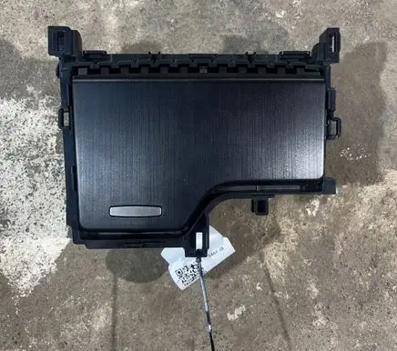 Cup holder front