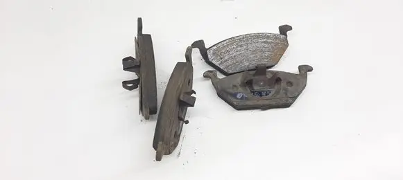 Volkswagen Caddy Brake pads (front) 