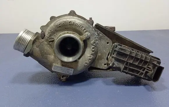 Volvo XC90 Turbo system vacuum part 30757080