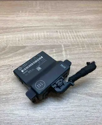 Volkswagen Eos Gateway control module 1K0907530G 1K0907951 WithPlug