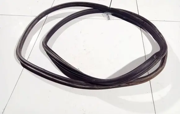 Ford Galaxy Rubber seal front coupe door 