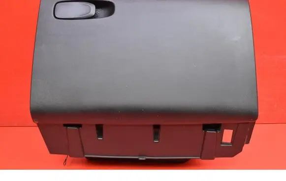 Volvo V40 Glove box