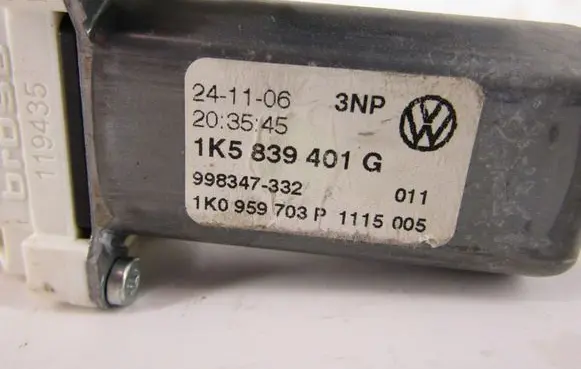 Volkswagen Jetta V Rear door window regulator motor 1K5839401G
