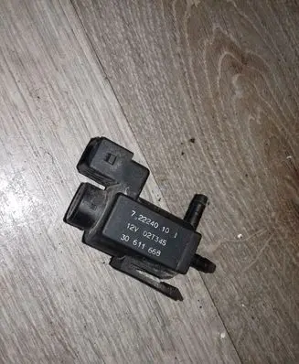Volvo V70 Vacuum valve 30611668 72224010