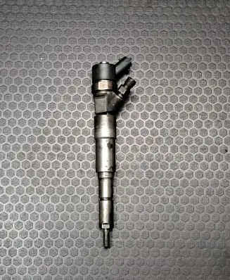 BMW 5 E39 Fuel injector 2354093 0445110029