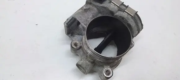Volvo V70 Throttle valve 8692720