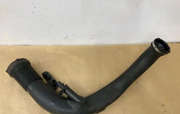 Volvo V40 Intercooler hose/pipe 30750911