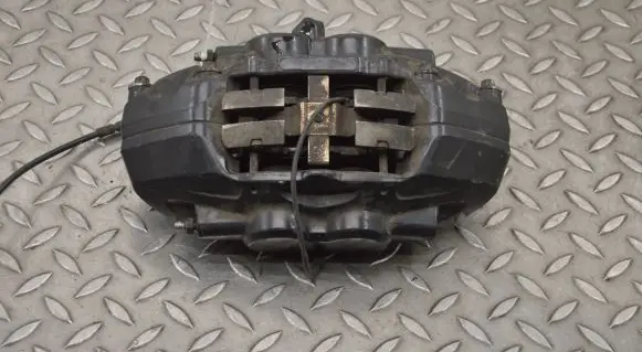BMW i8 Front brake caliper 940P440