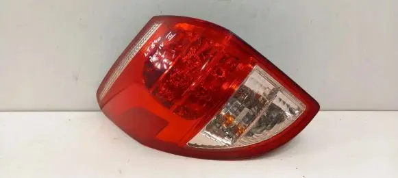 Toyota Avensis T270 Rear/tail lights