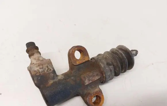 Clutch slave cylinder