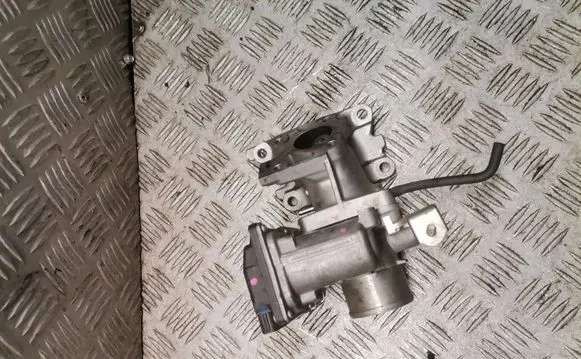 Toyota Auris E180 Throttle valve 261000n030