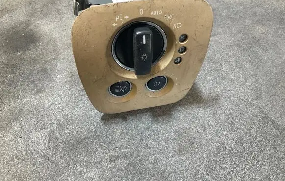Mercedes-Benz CLS C219 Light switch A2195450504 04059221