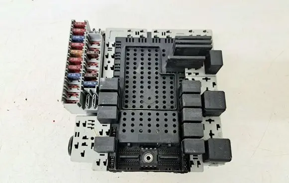 Volvo S60 Fuse module 08679899 08696098