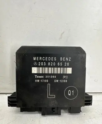 Mercedes-Benz C W203 Door control unit/module 2038206526 351369