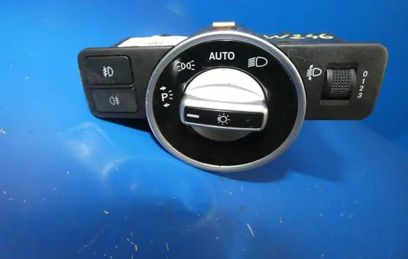 Mercedes-Benz B W246 W242 Fog light switch 1U091542