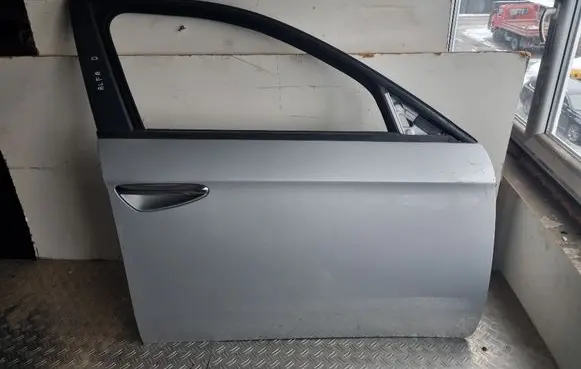 Alfa Romeo 159 Front door
