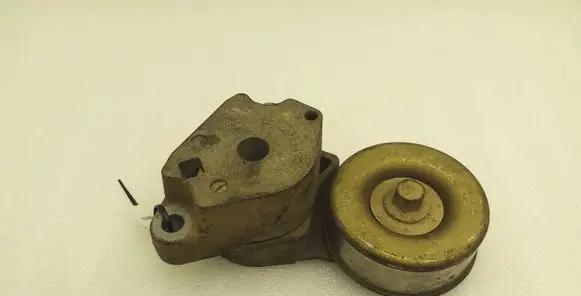 Mitsubishi L200 Generator/alternator belt tensioner