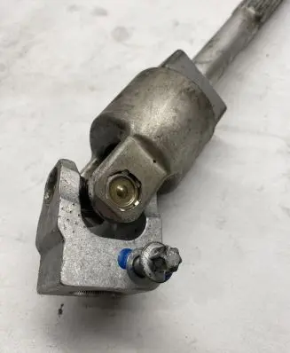 Steering wheel axle set