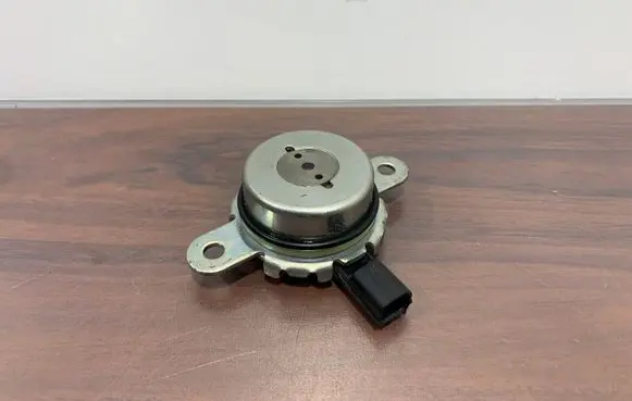 Subaru XV II Camshaft vanos timing valve 19072004123