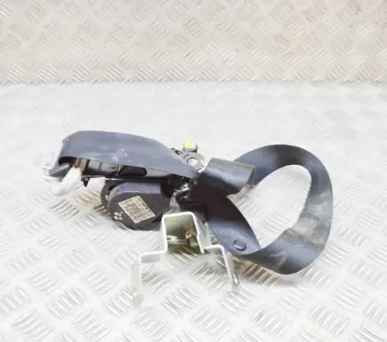 Nissan Leaf I (ZE0) Front seatbelt 624239301B