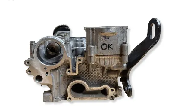 Ford Focus Engine head PBCM5G6090GC