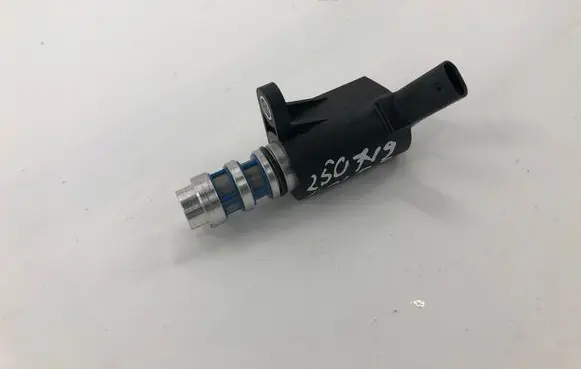 Volkswagen Golf VIII Camshaft vanos timing valve 05c906455d