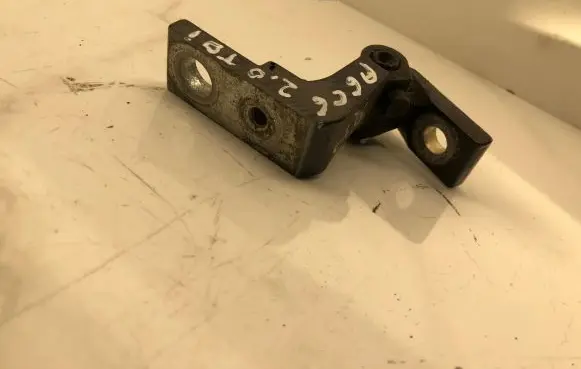 Audi A6 S6 C6 4F Front door upper hinge A046573