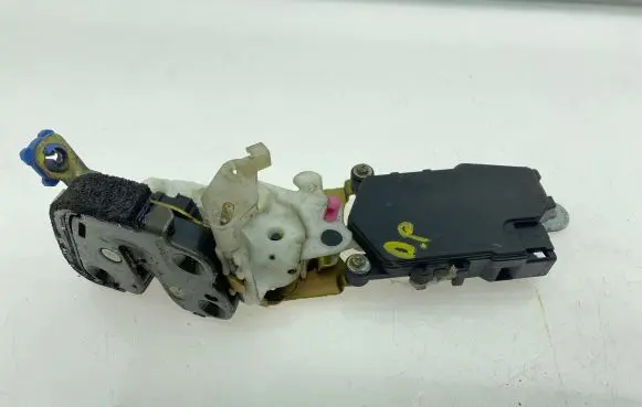 Subaru Forester SF Front door lock
