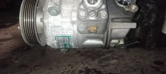 Volkswagen Golf V Air conditioning (A/C) compressor (pump) 1K0820803G