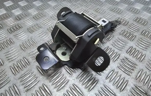 Nissan Qashqai+2 Middle seatbelt (rear) 6061619