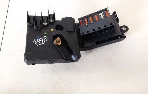 Mercedes-Benz CLS C219 Fuse box set a2115461241