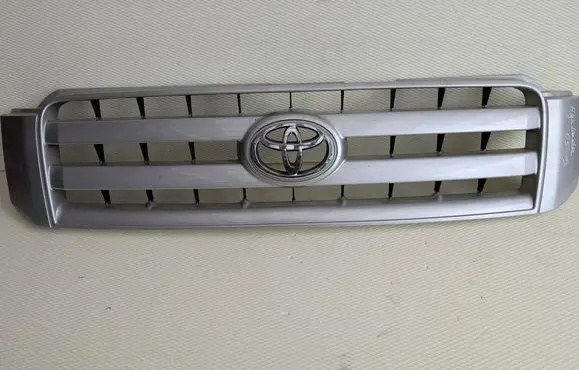 Toyota Highlander XU20 Front bumper upper radiator grill 53101-48100-B0