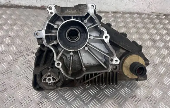 Gearbox transfer box case