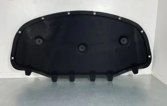 Engine bonnet/hood sound/heat insulation