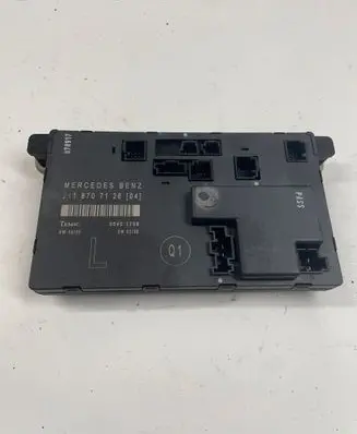 Mercedes-Benz E W211 Door control unit/module 2118707126 00401708