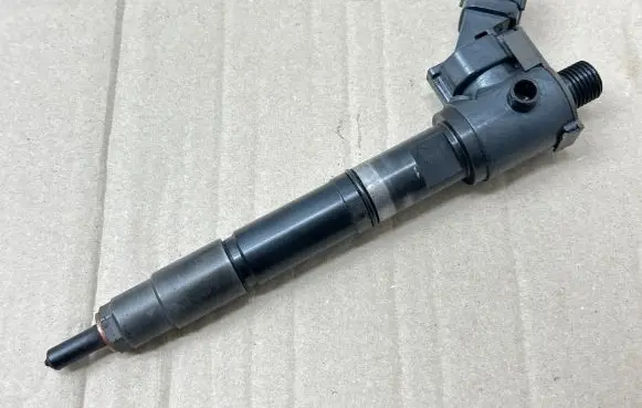 Volvo V70 Fuel injector 31405404 0051 10R15470