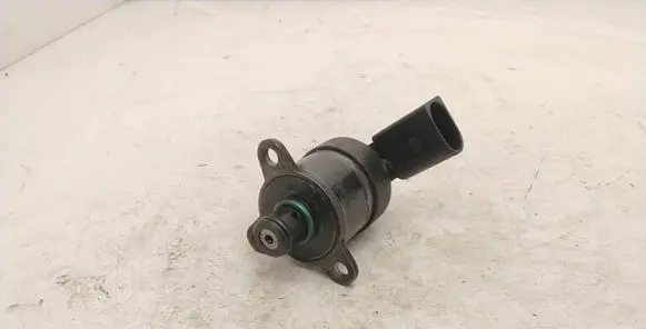 BMW 3 E90 E91 Fuel pressure sensor 