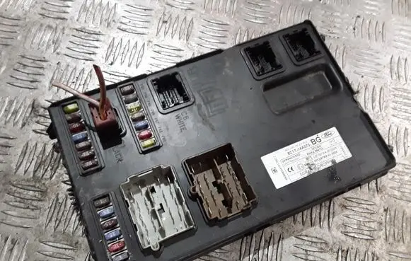 Ford Transit Comfort/convenience module 8C1T14A073