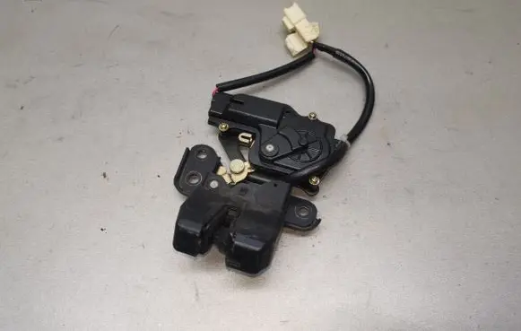 Toyota Avensis T250 Tailgate/trunk/boot lock/catch/latch