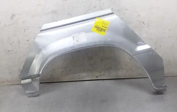 Mitsubishi Pajero Rear arch 3731592