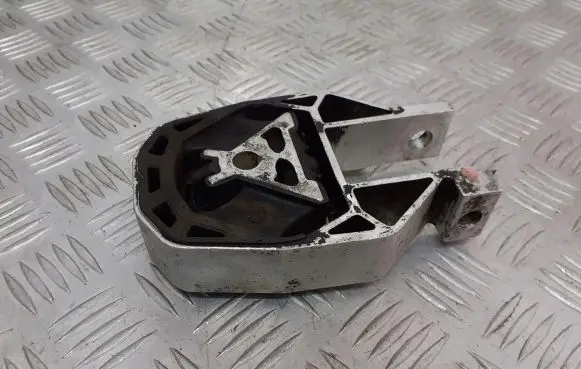 Ford C-MAX I Engine mounting bracket