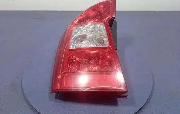 KIA Carens II Rear/tail lights 924011D0