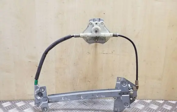 Rear door manual window regulator