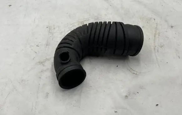 Mercedes-Benz Sprinter W901 W902 W903 W904 Air intake hose/pipe A9015283332