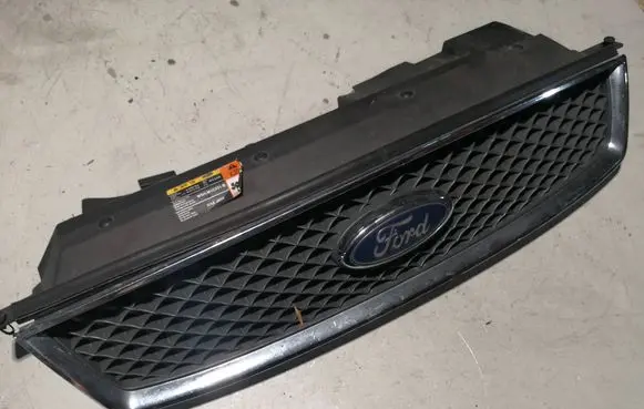 Ford Focus C-MAX Front grill 3M51R8138 3M51R8200A 3M51R8200C